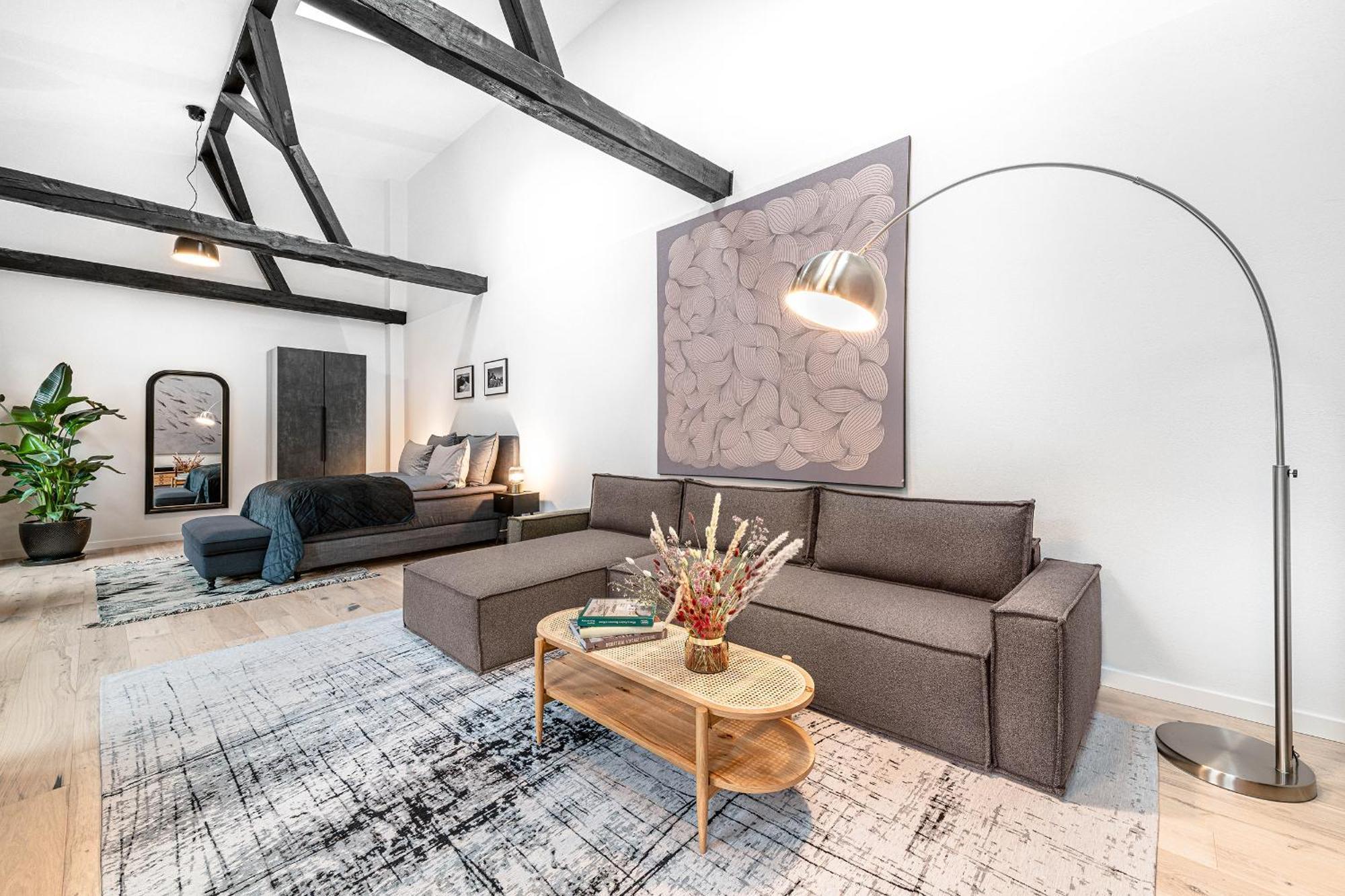 Mitte Loft On 2floors, 150 Qaudratmeter, 2brs, 2bathrooms, Living Room, Dinning Up To 8 Ppl * Berlin