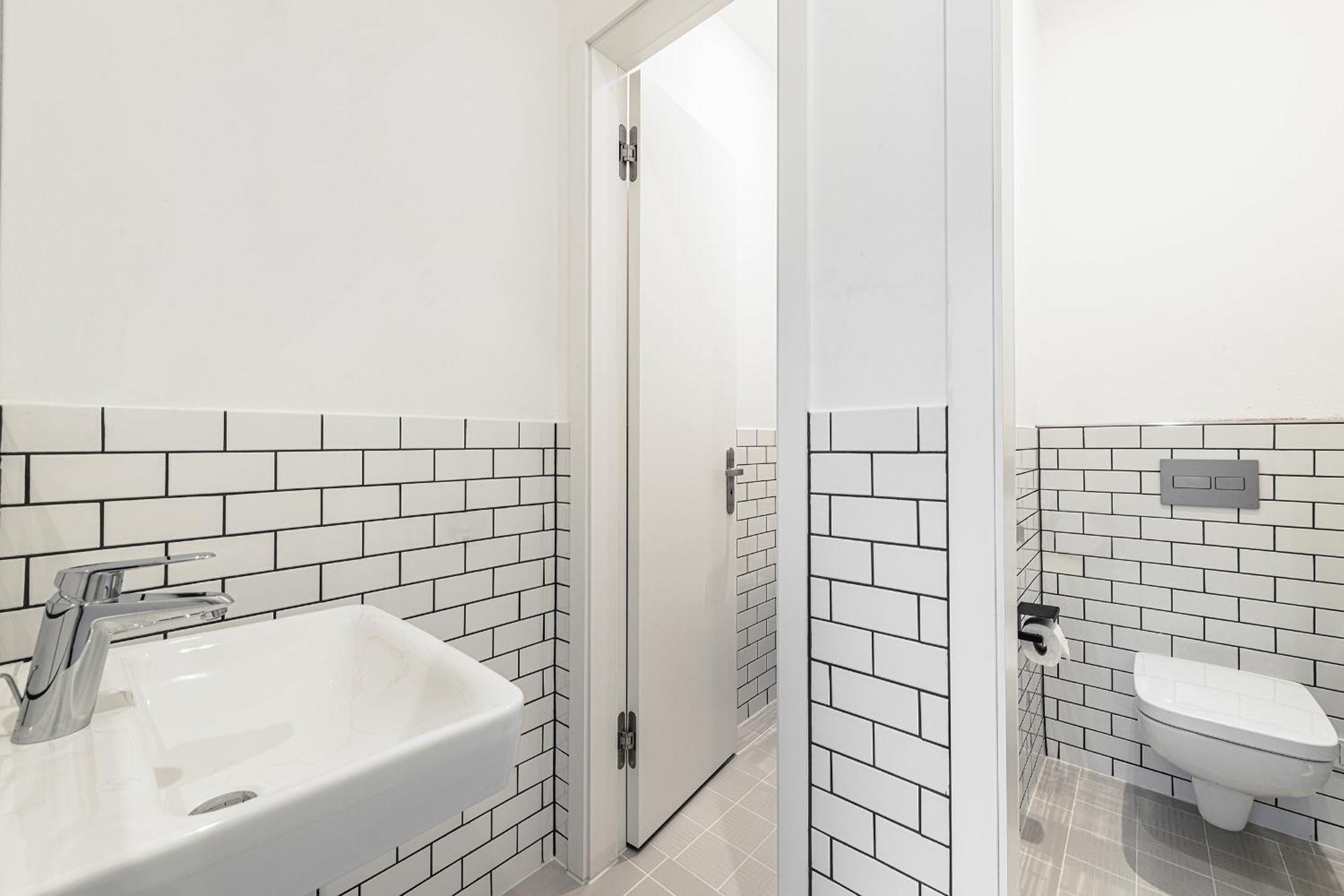 Mitte Loft On 2floors, 150 Qaudratmeter, 2brs, 2bathrooms, Living Room, Dinning Up To 8 Ppl *